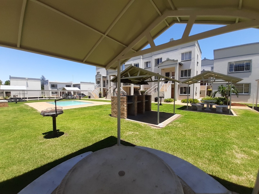 2 Bedroom Property for Sale in Kannoniers Park North West